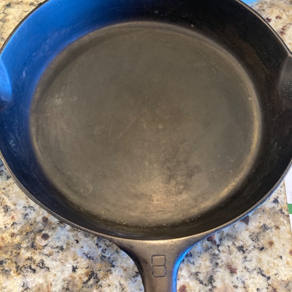 Griswold Cast Iron skillets - Picture 4 of 7